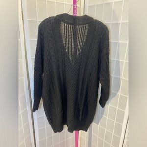 PRACEBIRD BLACK SWEATER